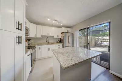 187 Woodland Road, Palm Springs, FL 33461 - Photo 11