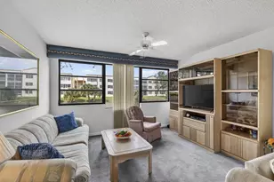 10806 W Clairmont Cir, Tamarac, FL 33321 - Photo 11