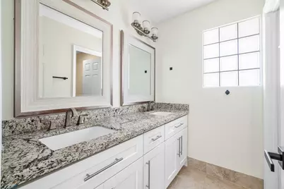 10889 Tamoron Lane, Boca Raton, FL 33498 - Photo 17