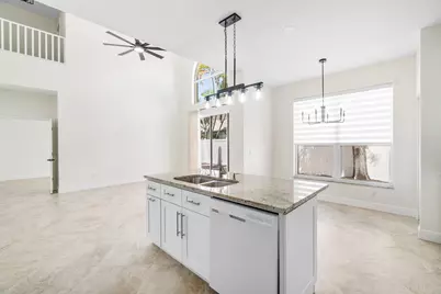 10889 Tamoron Lane, Boca Raton, FL 33498 - Photo 7