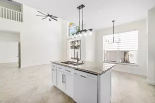 10889 Tamoron Ln, Boca Raton, FL 33498 - Photo 7