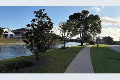 10889 Tamoron Lane, Boca Raton, FL 33498 - Photo 23