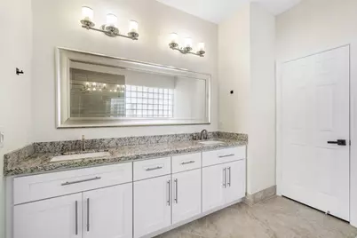 10889 Tamoron Lane, Boca Raton, FL 33498 - Photo 9