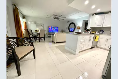 3200 Springdale Boulevard #107, Palm Springs, FL 33461 - Photo 7