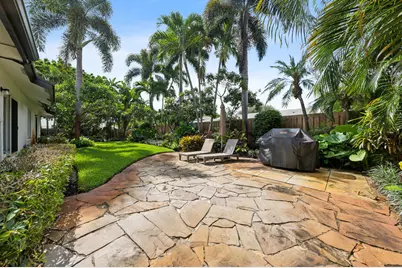 556 SW 24th Avenue, Boynton Beach, FL 33435 - Photo 15