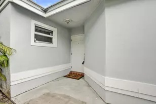 2702 Arborwood Rd, Davie, FL 33328 - Photo 3