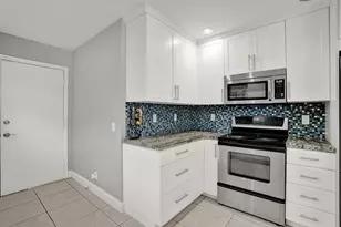 2702 Arborwood Rd, Davie, FL 33328 - Photo 13