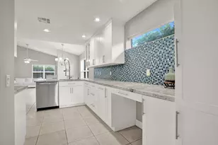 2702 Arborwood Rd, Davie, FL 33328 - Photo 15