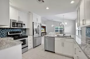 2702 Arborwood Rd, Davie, FL 33328 - Photo 11