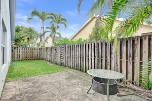 2702 Arborwood Rd, Davie, FL 33328 - Photo 39