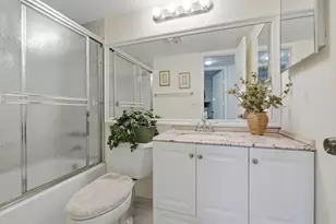 371 S Hollybrook Dr, Pembroke Pines, FL 33025 - Photo 15