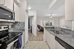 2486 Centergate Dr, Miramar, FL 33025 - Photo 9