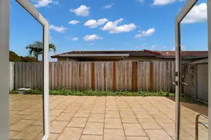 17255 NW 72nd Ct, Hialeah, FL 33015 - Photo 41