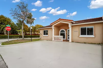 17255 NW 72nd Court, Hialeah, FL 33015 - Photo 3