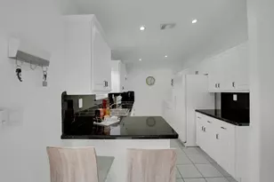 17255 NW 72nd Ct, Hialeah, FL 33015 - Photo 11