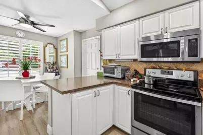 7033 Galleon Cove, Riviera Beach, FL 33418 - Photo 9