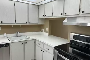 160 Lake Gloria Dr, West Palm Beach, FL 33411 - Photo 7