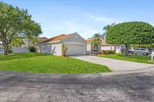 1352 E Fairfax Cir Circle E, Boynton Beach, FL 33436 - Photo 3