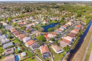 1352 E Fairfax Cir Circle E, Boynton Beach, FL 33436 - Photo 31