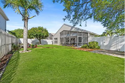 1352 E Fairfax Cir Circle E, Boynton Beach, FL 33436 - Photo 13