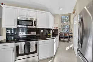 1294 NW 168th Ave, Pembroke Pines, FL 33028 - Photo 11