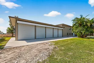 200 S Graves Rd, Fort Pierce, FL 34945 - Photo 13