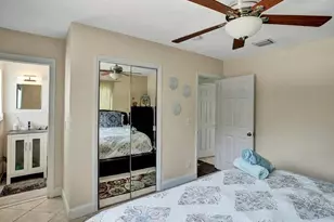 2099 NE 4th Ct, Boca Raton, FL 33431 - Photo 15