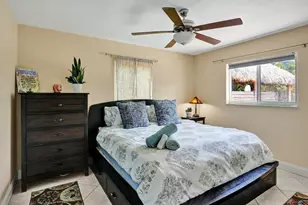 2099 NE 4th Ct, Boca Raton, FL 33431 - Photo 13