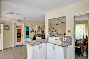 2099 NE 4th Ct, Boca Raton, FL 33431 - Photo 9