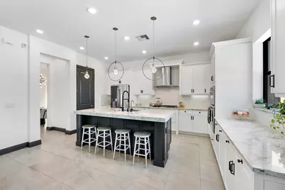 12095 S Baypoint Circle, Parkland, FL 33076 - Photo 13