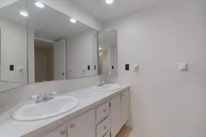 393 Lake Arbor Drive, Palm Springs, FL 33461 - Photo 19