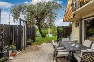 393 Lake Arbor Dr, Palm Springs, FL 33461 - Photo 25