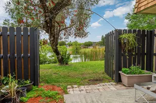 393 Lake Arbor Dr, Palm Springs, FL 33461 - Photo 23