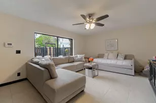 393 Lake Arbor Dr, Palm Springs, FL 33461 - Photo 7