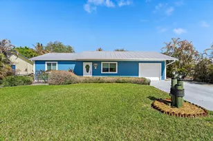 8913 SE Sandridge Ave, Hobe Sound, FL 33455 - Photo 1