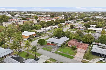 2301 NW 37th Avenue, Lauderdale Lakes, FL 33311 - Photo 11