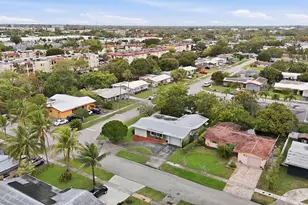 2301 NW 37th Ave, Lauderdale Lakes, FL 33311 - Photo 11