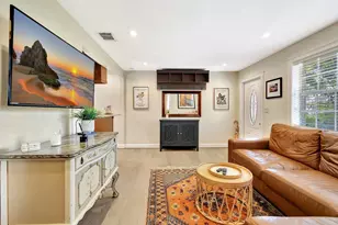 227 NE 12th St, Delray Beach, FL 33444 - Photo 9