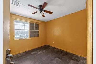 2765 NW 60th Street, Miami, FL 33142 - Photo 13