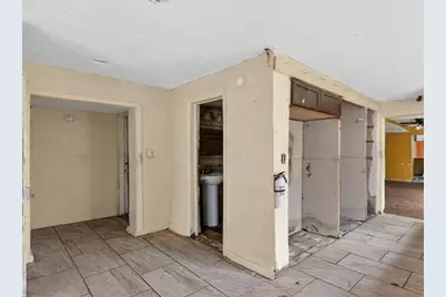 2765 NW 60th Street, Miami, FL 33142 - Photo 5