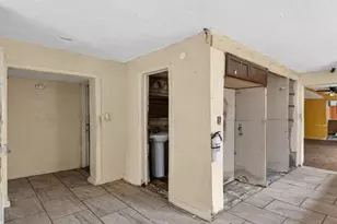 2765 NW 60th St, Miami, FL 33142 - Photo 5