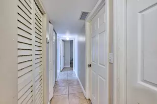 1990 NW 4th, Miami, FL 33136 - Photo 13