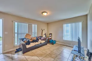 1990 NW 4th, Miami, FL 33136 - Photo 3