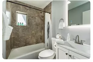 1051 SW 32nd Ct, Fort Lauderdale, FL 33315 - Photo 13