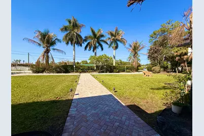 13964 N 69th St Street N, The Acreage, FL 33412 - Photo 13