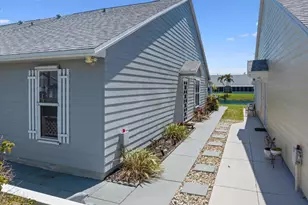 2538 SE Tropical E Cir, Port Saint Lucie, FL 34952 - Photo 5