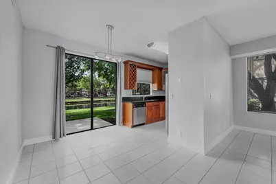 10538 NW 10th Street, Plantation, FL 33322 - Photo 9