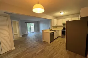 400 Palm Cir W, Pembroke Pines, FL 33025 - Photo 5