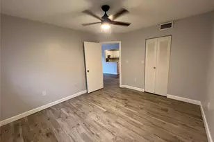 400 Palm Cir W, Pembroke Pines, FL 33025 - Photo 13