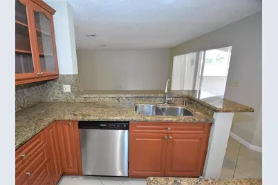 10101 SW 9th Lane, Pembroke Pines, FL 33025 - Photo 15